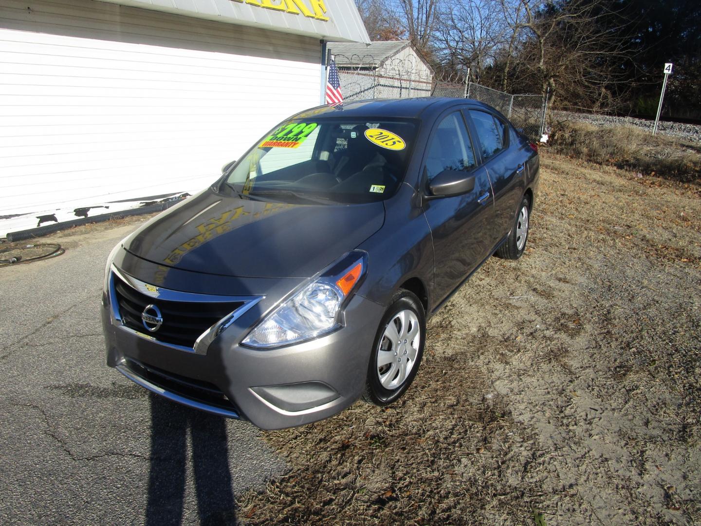 2015 Gray Nissan Versa 1.6 S 5M (3N1CN7AP3FL) with an 1.6L L4 DOHC 16V engine, 5-Speed Automatic transmission, located at 2553 Airline Blvd, Portsmouth, VA, 23701, (757) 488-8331, 36.813889, -76.357597 - Down Payment: $799 Weekly Payment: $95 APR: 23.9% Repayment Terms: 42 Months ***CALL ELIZABETH SMITH - DIRECTOR OF MARKETING @ 757-488-8331 TO SCHEDULE YOUR APPOINTMENT TODAY AND GET PRE-APPROVED RIGHT OVER THE PHONE*** - Photo#1